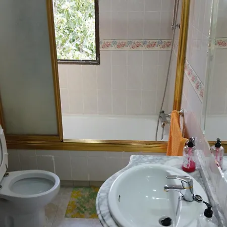 Privada 3 Personas En فندق مبيت وإفطار توليدو